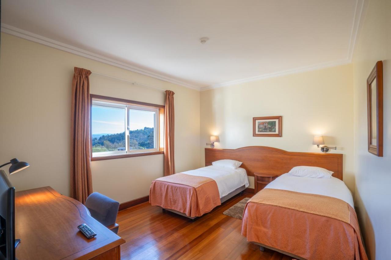 Hotel Ulveira オリヴェイラ・デ・フラデス エクステリア 写真