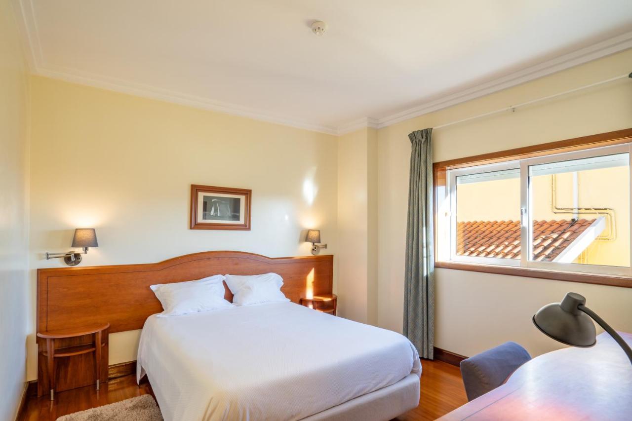 Hotel Ulveira オリヴェイラ・デ・フラデス エクステリア 写真