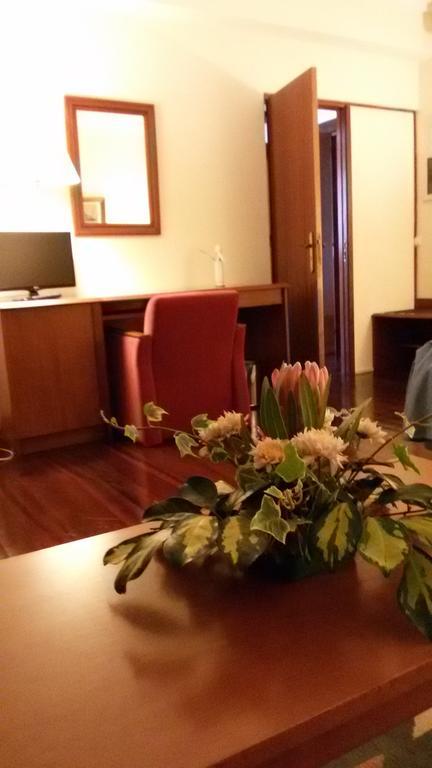 Hotel Ulveira オリヴェイラ・デ・フラデス エクステリア 写真